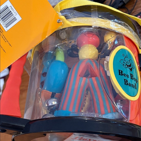 Parents Magazine Bee Bop Band Drum Full of Instruments - Picture 9 of 16